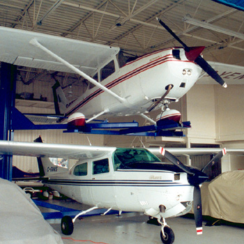C-GYEN Cessna 172N Skyhawk II & Cessna T-210M Centurion 