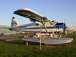 30,000 Thousand Island Air de Havilland Canada DHC-2 Beaver (MK. I) C-FJAB
