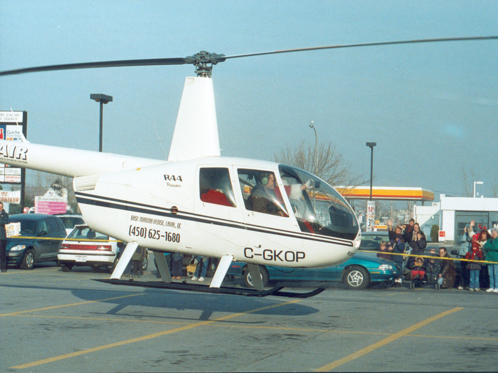 Robinson R44, Koptair, C-GKOP