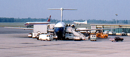 VC-10 BOAC, DC-8 Air Canada Convair ? Eastern? 1972