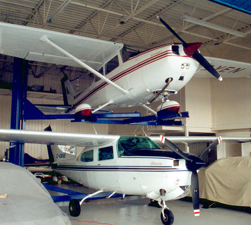 C-GYEN Cessna 172N Skyhawk II & Cessna T-210M Centurion 